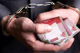 Tersangka Usai Kena OTT, 4 Oknum Pegawai DLHK Riau Diberhentikan Sementara